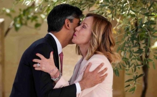 Viral Sensation: Italian PM Giorgia Meloni And Rishi Sunak’s Unscripted Moment At G7 Summit Steals The Spotlight | WATCH