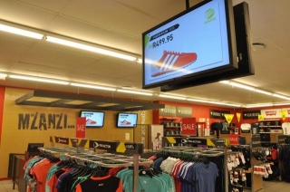 Capturing Attention: Effective Strategies For Retail Store Digital Signs