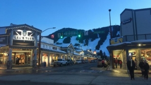 Travel To Jackson Hole Remains Open