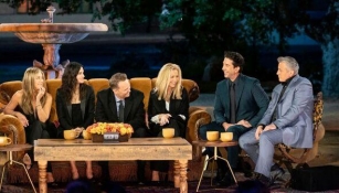 Friends Cast Reuniting For Final Time As ‘tears Expected’ For Late Matthew Perry