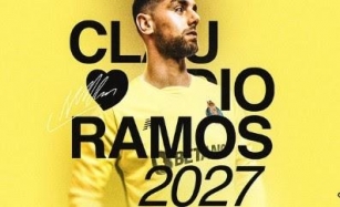F.C. Do Porto Atletas Internacionais - Cláudio Ramos Renovou O Contrato Que O Liga Ao FC Porto Por Três Temporadas, Até 2027.