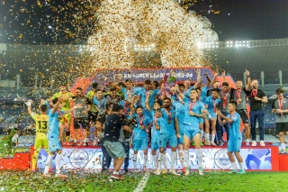 Mumbai City FC Come From Behind To Lift ISL Trophy