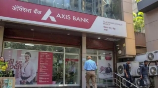 Axis Bank Reports Strong Q4 Results: Net Profit Soars, NII Rises 11%