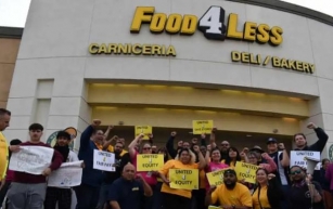 US Grocery Workers at Food 4 Less Consider Strike Over Wage Dispute