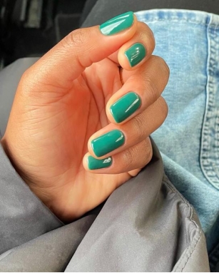 I Never Thought I’d Wear This Colour On My Nails Until I Saw This Chic Manicure