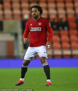 Erik Ten Hag Is BACKED To Keep Manchester United Job By Tom Huddlestone, As Former U21s Player-coach Says Club Getting Back To Contention Will Be A ‘long Process’