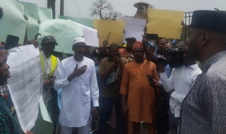 Road Project: Residents Of Lagos Community Protest Planned Demolition Of Properties