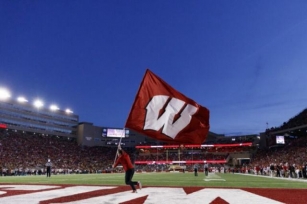 BREAKING: Wisconsin Football Lands Dynamic 4-Star Receiver, Son Of NFL Legend