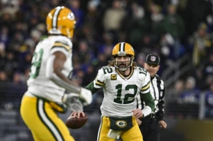 Green Bay Packers: Aaron Rodgers Travels With Former 81-Game-Teammate; Now Free Agent