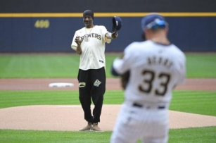 Milwaukee Brewers: 1 Legendary Hip-Hop Artist Calls Play-By-Play; Meets With Players (Video + Photos)