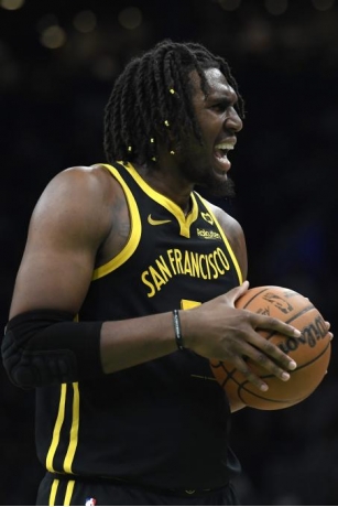 Milwaukee Bucks Land Golden State Warriors Big Man In Intriguing Trade Proposal