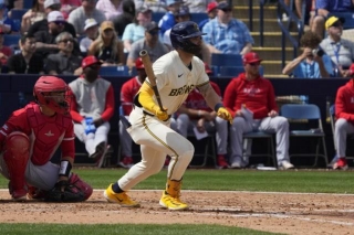 Milwaukee Brewers: Massive Playmaker Gets Called Up To The Big Leagues