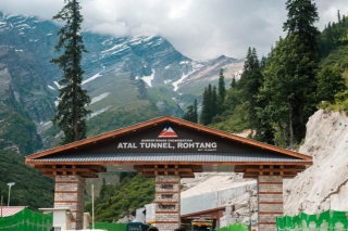 The Complete Guide: Traveling To The Atal Tunnel In Manali