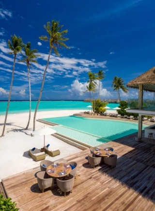 7 Proven Ways To Travel To The Maldives On A Budget