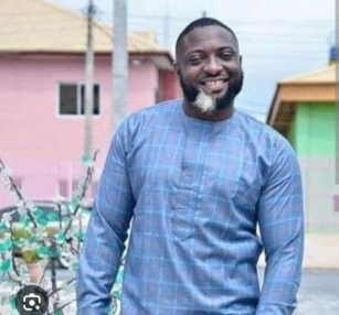 Please , I Need Your Advice, “Please Should I Keep This My New Look, Hope My Girl Will Love It, Says Actor Peter Ijagbemi” While Sharing A Cute Picture From The Set Of The Film.