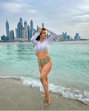 Neha Malik Bikini Photos: नेहा मलिक Social Media पर हॉटनेस फोटोज Share कर बढ़ाया तापमान, तस्वीरें तेजी से Viral