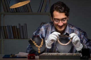 A Closer Look At The Expertise Behind Professional Jewelry Appraisal