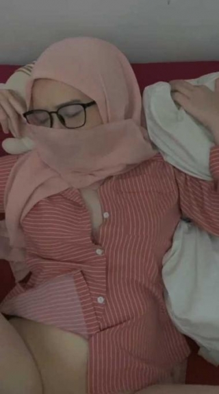 Bokep Hijab Pink Enak Dimasukin Otong