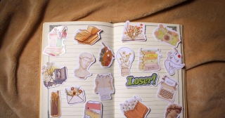 Journaling With Stickers: How To Choose, Customize, And Use Stickers?