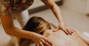 Swedish Vs Deep Tissue Massage (Key Differences)