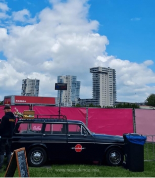 Nesselande Kosboulevard Kleurt Roze Tijdens Vrije Volk Festival