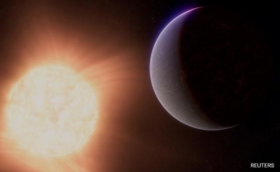 Super Earth With Atmosphere Found In Habitable Zone