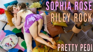 GirlsOutWest Riley Rock, Sophia Rose – Pretty Pedi