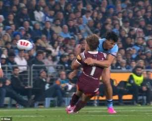See The Moment Billy Slater Loses His Cool Over Joseph Sua’ali’i’s Shocking Hit As Maroons Legend Johnathan Thurston Levels A Stunning Accusation At The Blues