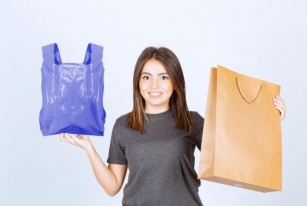 Why Are Paper Bags Gaining Popularity Over Plastic?