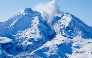 15 Most Amazing Volcanoes in Alaska