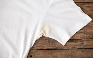 Kesan Deodoran Pada Baju Putih & Hitam Boleh Dihilangkan Guna Bahan Di Dapur