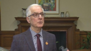 Consultations Ongoing On Whether Cellphones Will Be Permitted In Manitoba Classrooms