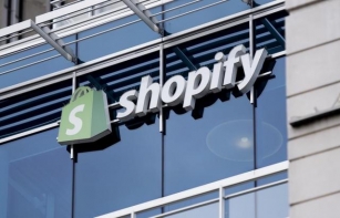 Shopify Stock Sinks As It Warns Of Slower Growth Amid Tepid Consumer Spending