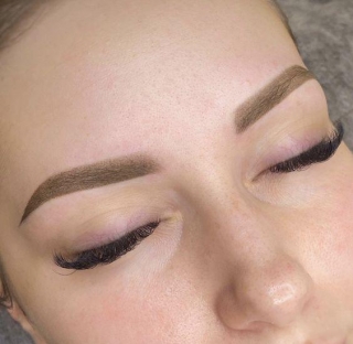 Ombre Brows 101: Everything You Need To Know About This Trendy Technique