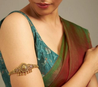 The Allure Of The Armlet Jewellery : A Timeless Symbol Of Elegance And Grace