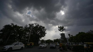 Delhi Weather Update: The Weather In Delhi-NCR Has Shifted With Strong Winds And Rain In Certain Areas.