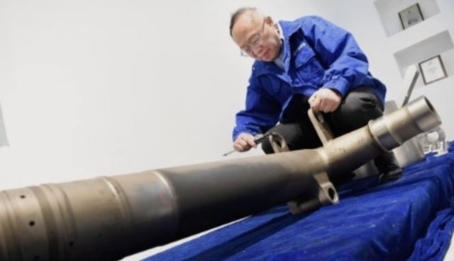 China Research Team 3D-Printing Aircraft Parts: 1.5m Landing Gear