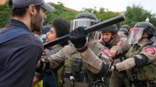 Anti-Israel-Demos: Texas Setzt Berittene Polizei Gegen Studenten Ein