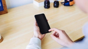 Cum Să Dezinfectezi Corect Telefonul Mobil: 5 Pași Simplii și La îndemâna Oricui