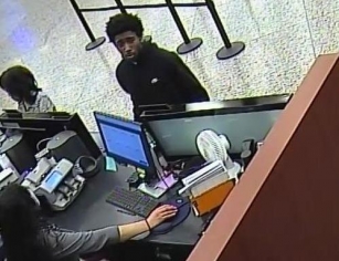 ‘This Is Ur Chance To Help Fight Back The Gov’: Chicago Bank Robber’s Unusual Demand Note Steals Show