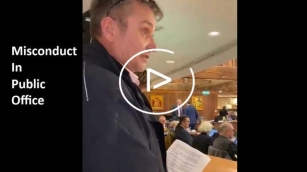 Man Confronts Council Meeting About Excess Deaths Vaccine – Police Protect The Corrupt Councilers