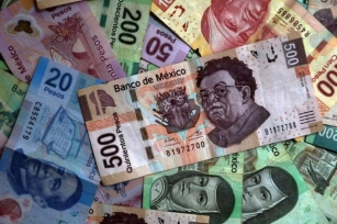 Mexican Peso Struggles Amid President-elect’s Reform Plans By Investing.com