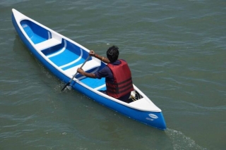 What Is The Difference Between A Kayak And A Canoe?