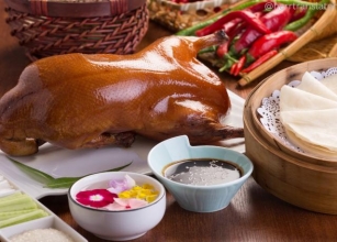 Peking Duck: A Culinary Masterpiece From Beijing’s Imperial Kitchens