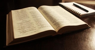 How To Read The Bible: A Comprehensive Guide