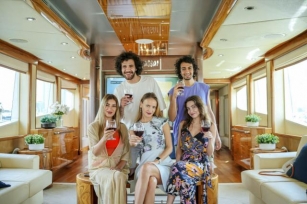 Girls Getaway: Unforgettable Bachelorette Parties On Dubai Yachts