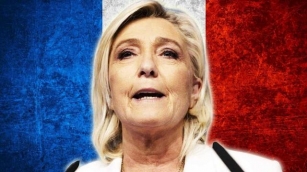 Le Pen Vows To Deport Foreigners Who Push 