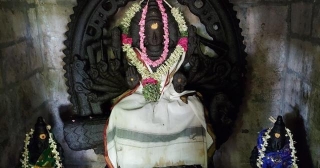 Gotha Parameswara - The Nava Kailasham Temple On The Banks Of Tamraparani