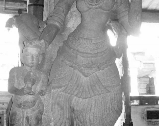 Grace In Stone: The Stunning Lady Sculpture Of Nellaiyappar Temple