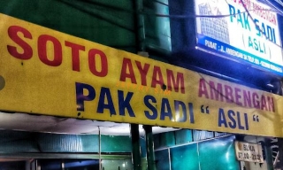 Soto Ayam Ambengan Pak Sadi, Mencicipi Kelezatan Legenda Kuliner Surabaya